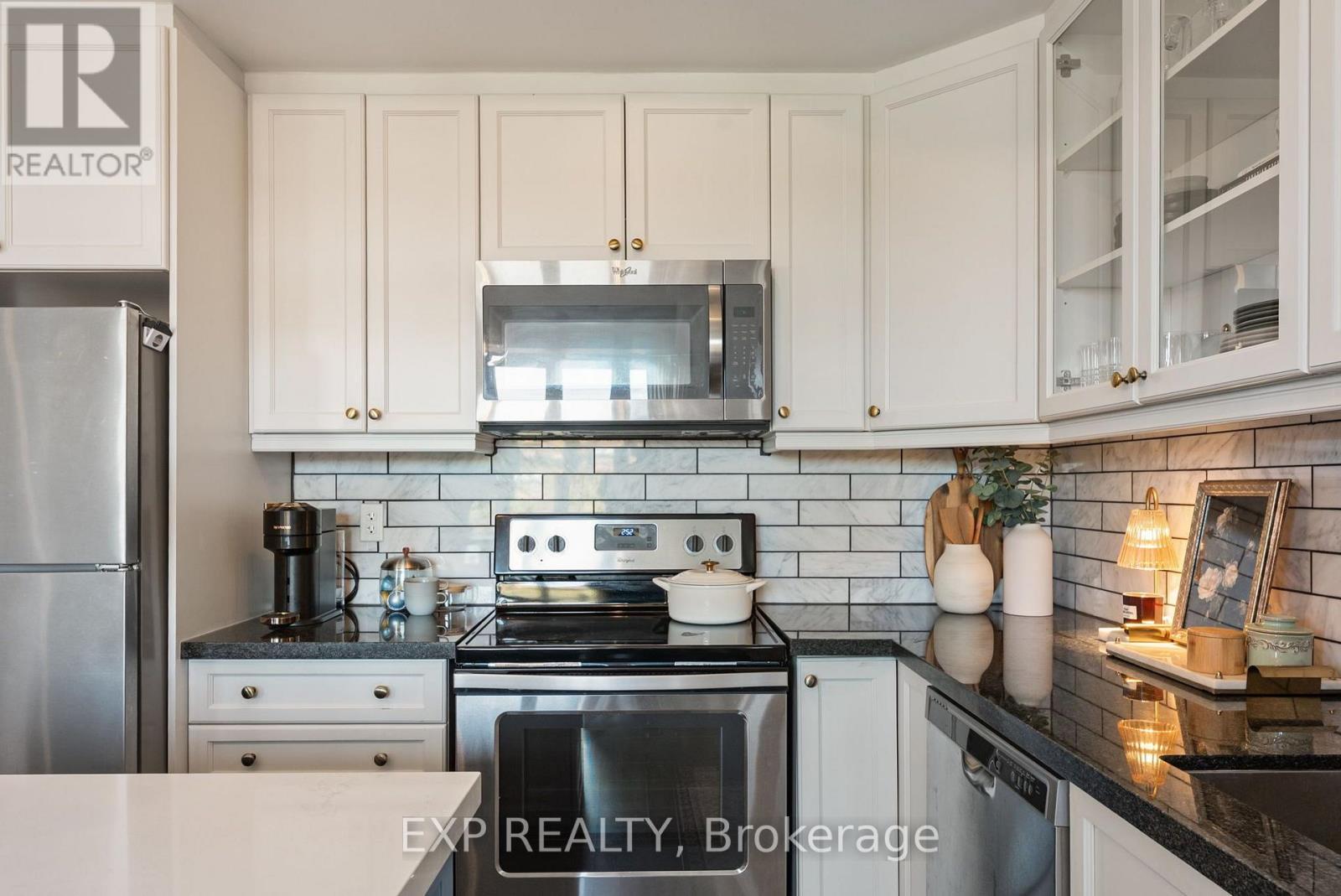 6- 145 Long Branch Avenue, Toronto, ON photo 8