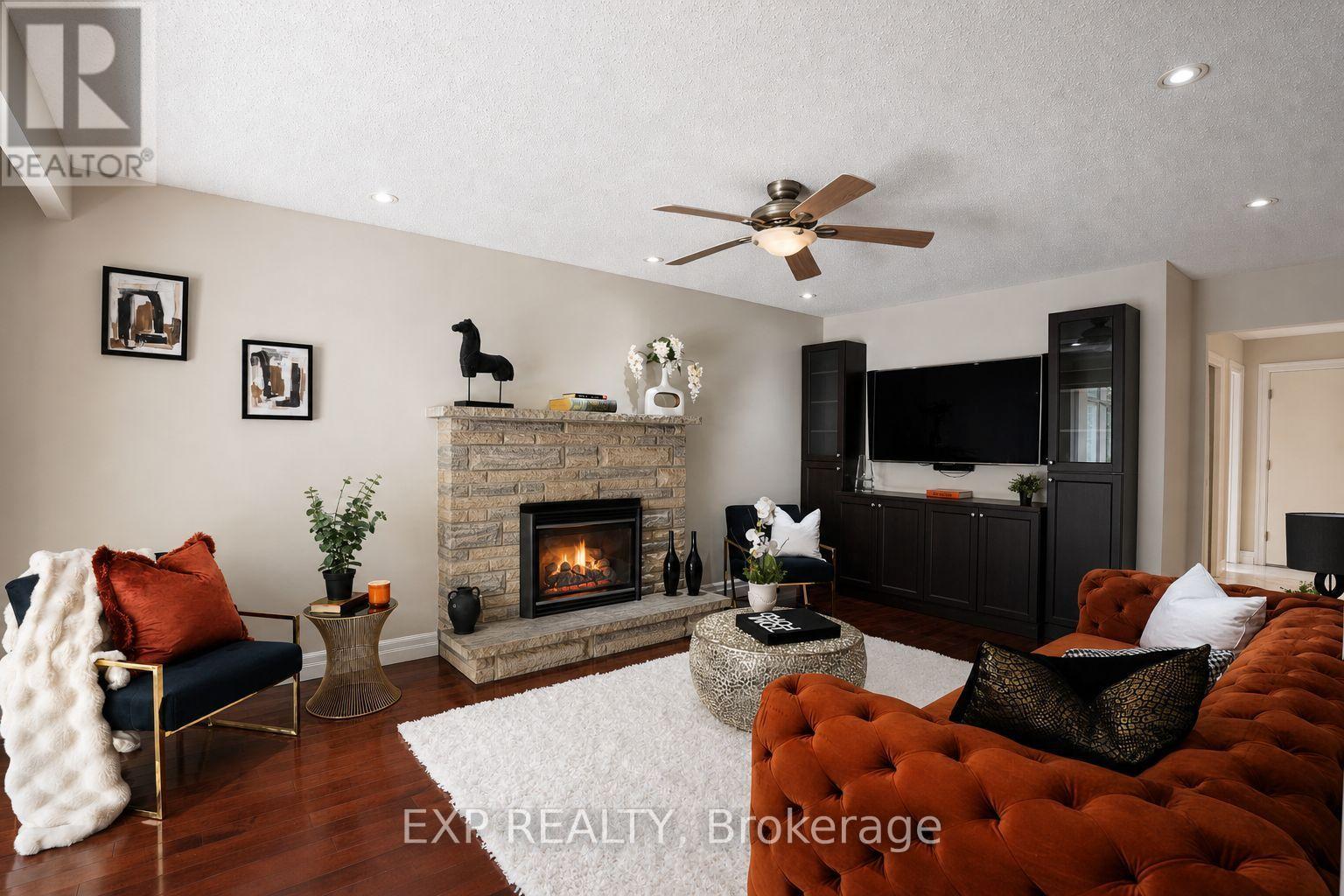 74 Henderson Drive, Whitby, ON