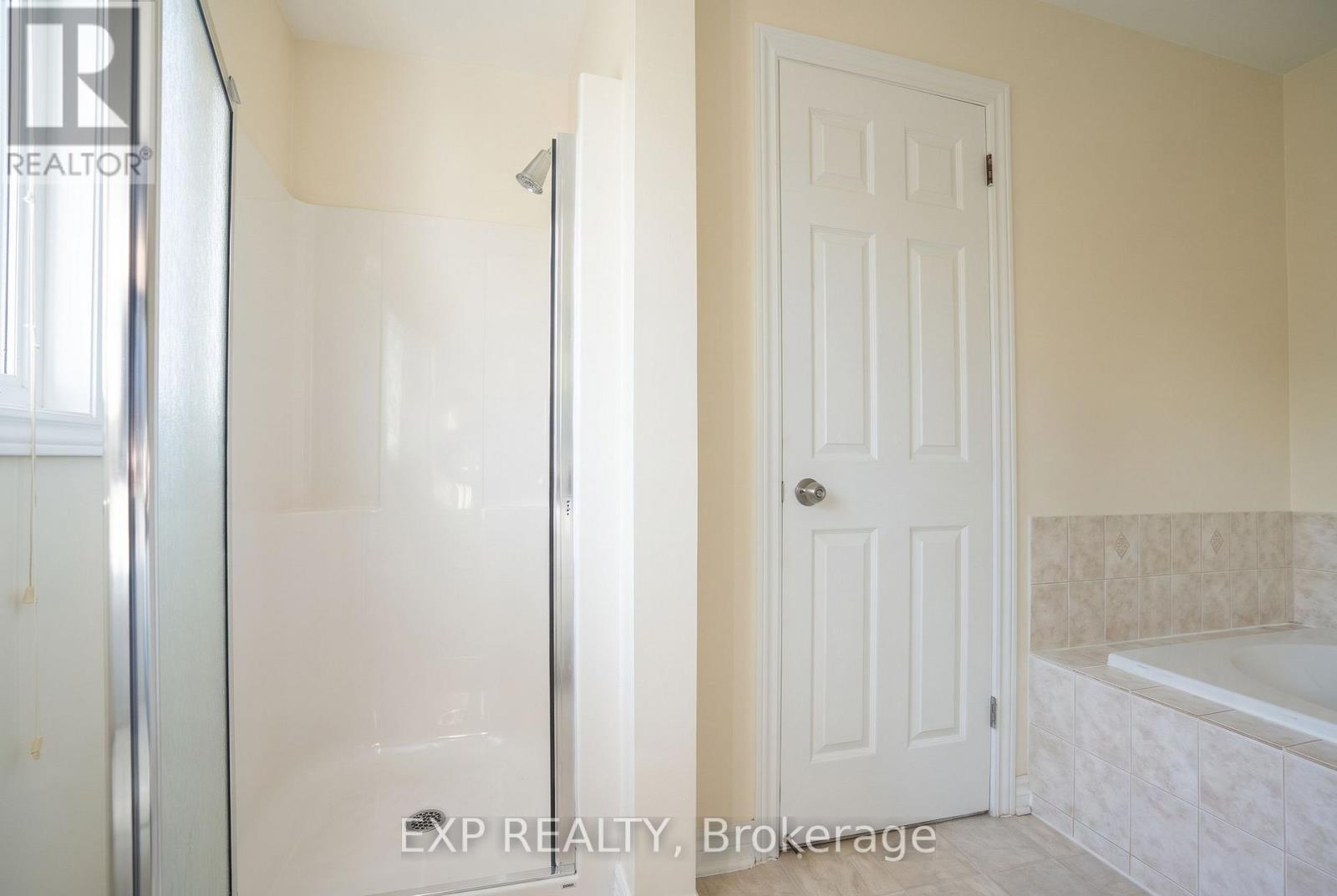Condos for Rent in Ottawa – 338 FORESTBROOK STREET, Ottawa – By Peter Sagos - Image 7