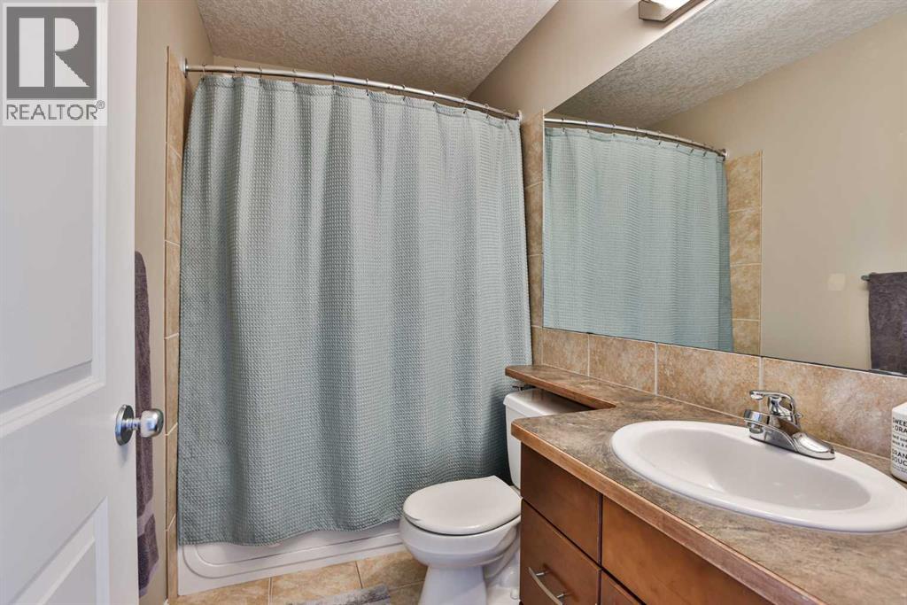 635 Aberdeen Crescent W, photo 9 of 16