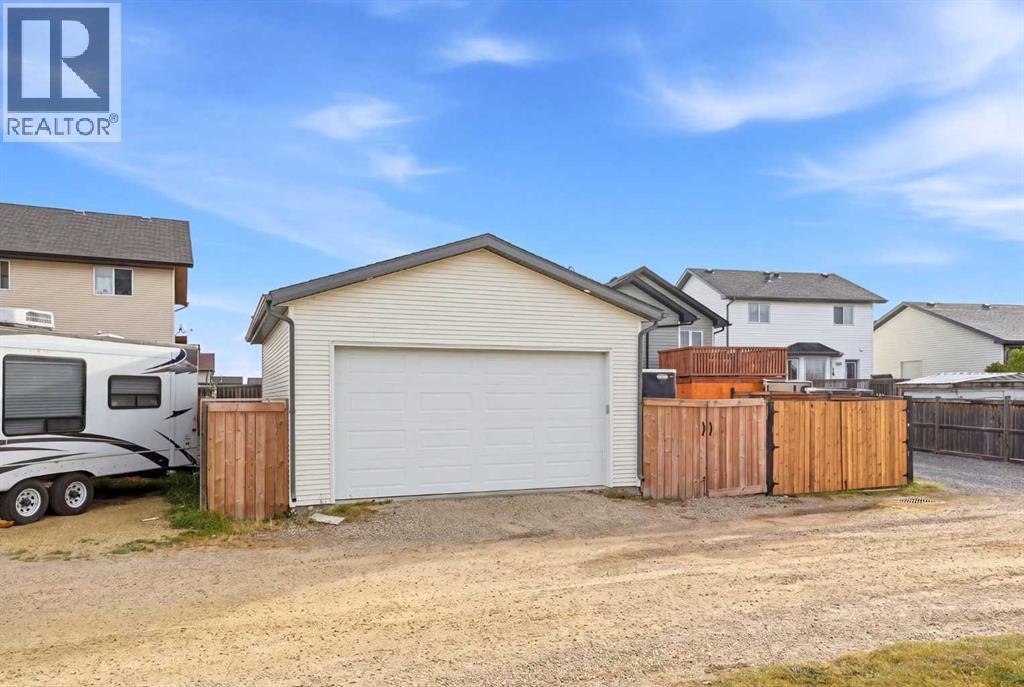 96 Hinshaw Drive, Sylvan Lake — photo 18