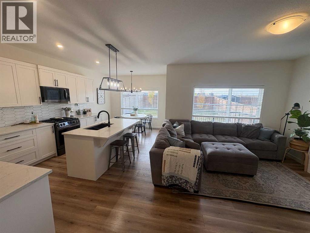 476 CHINOOK GATE SQUARE Street SW, Airdrie — photo 3
