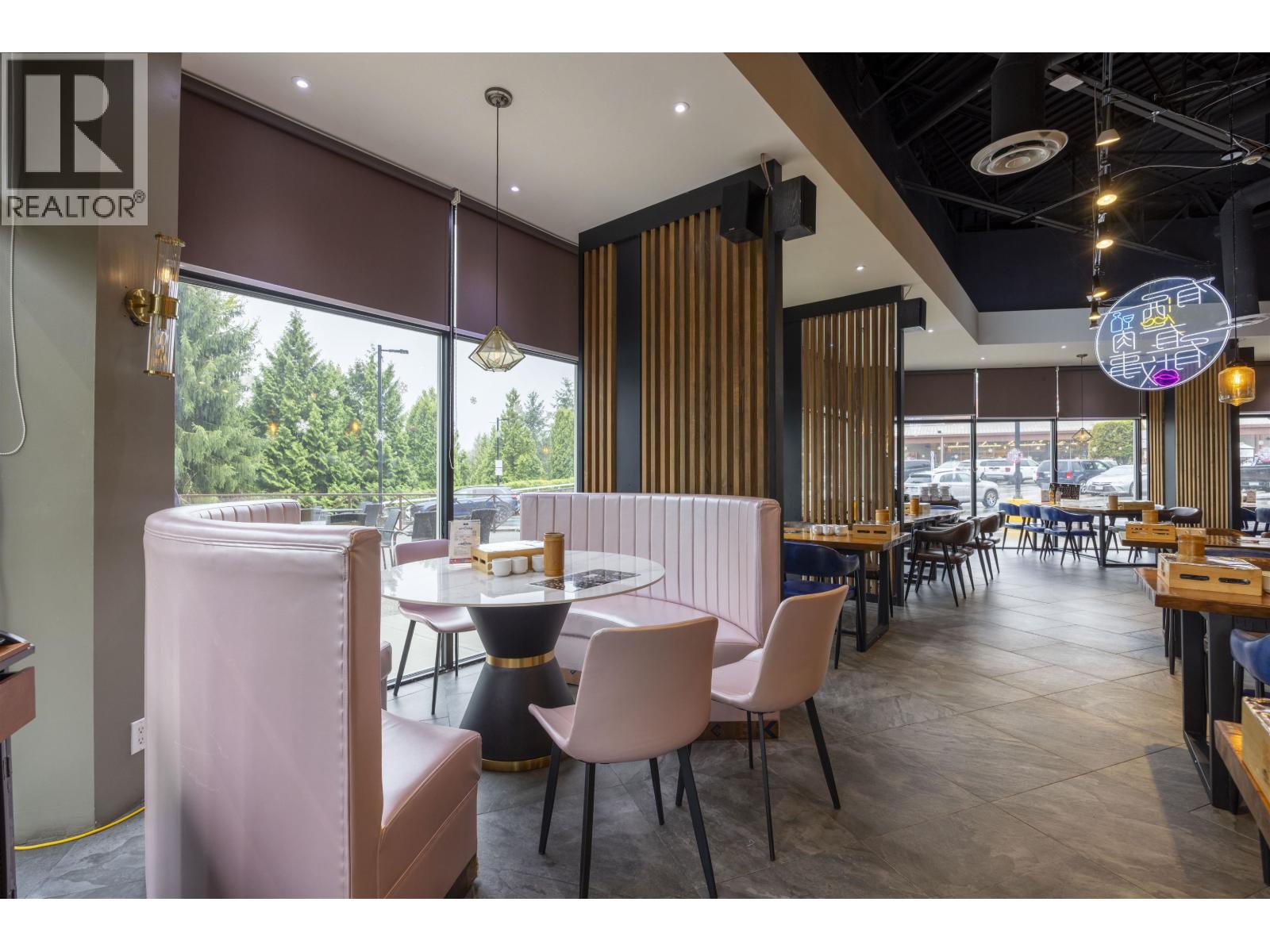 F1 1410 PARKWAY Boulevard, Coquitlam