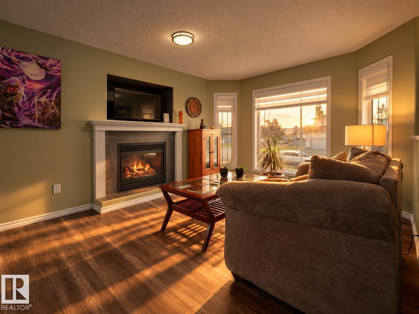 204 Westmews Drive NW, Westpark — photo 3 of 30: Property photo