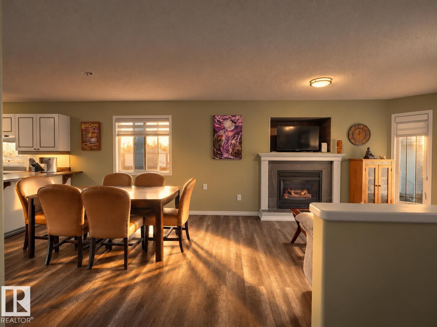 204 Westmews Drive NW, Westpark — photo 2 of 30: Property photo