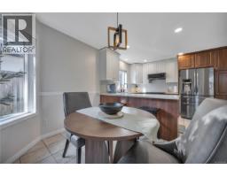 Dining nook - 5911 Waldbank Rd, Nanaimo, BC V9V1P1 Photo 11