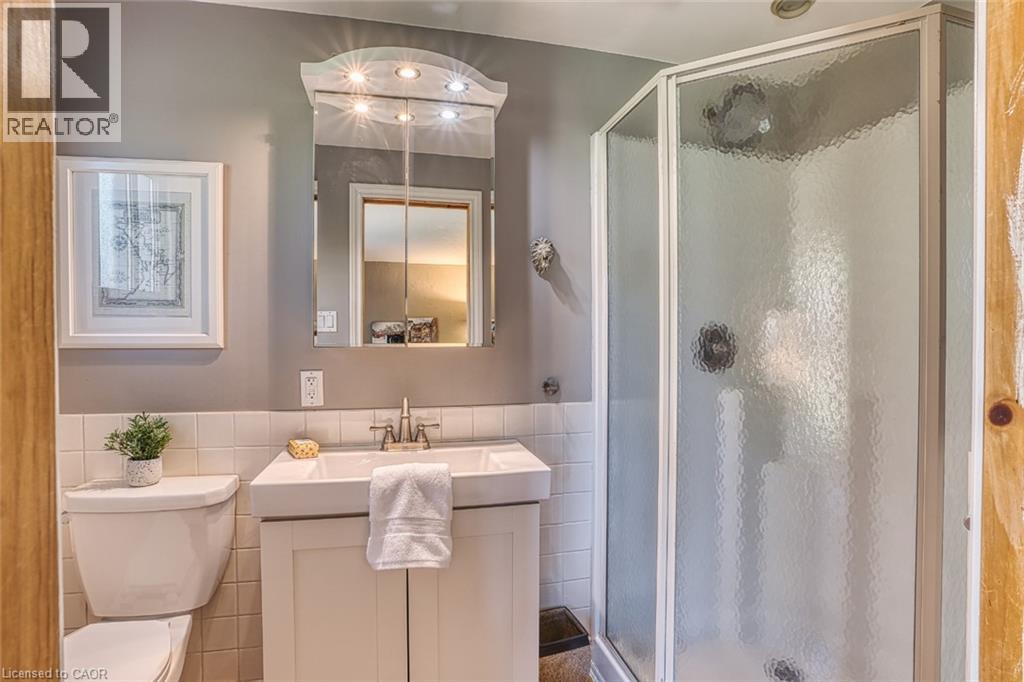 127 MIDLAND Drive, Kitchener — photo 12