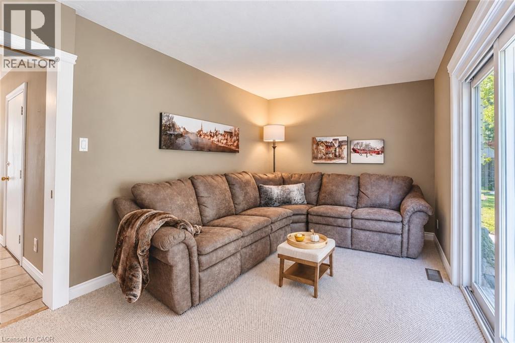 127 MIDLAND Drive, Kitchener — photo 10