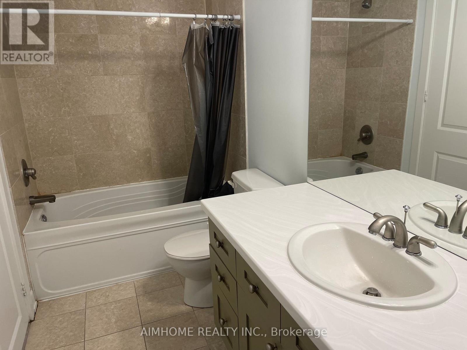 ROOM 2 - 16 HEARTHSIDE AVENUE, Richmond Hill (Westbrook) — photo 11