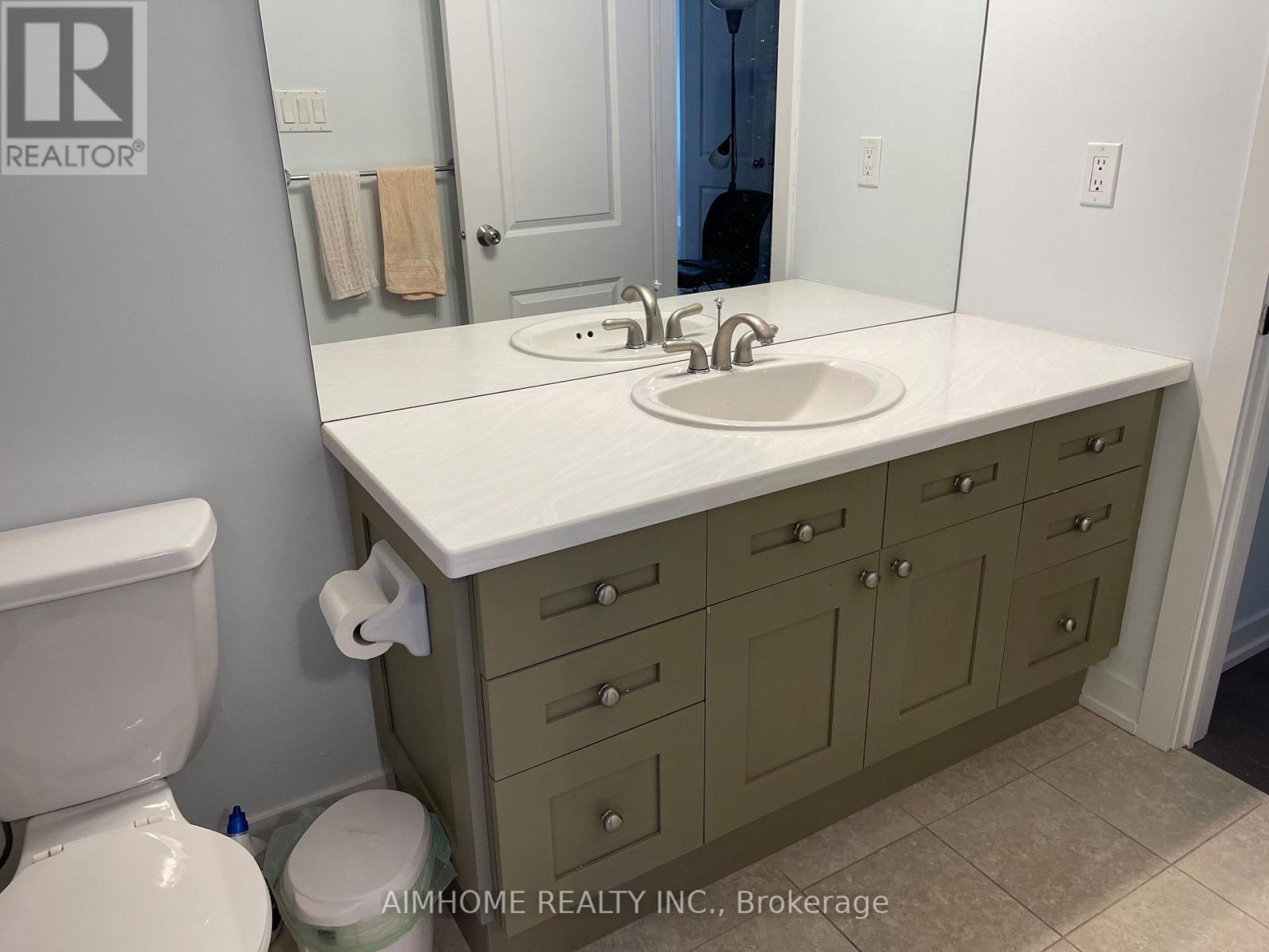 ROOM 2 - 16 HEARTHSIDE AVENUE, Richmond Hill (Westbrook) — photo 12