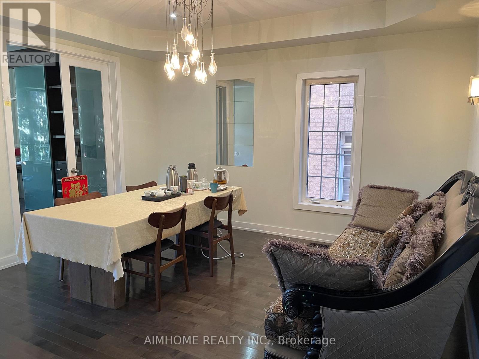 ROOM 2 - 16 HEARTHSIDE AVENUE, Richmond Hill (Westbrook) — photo 7