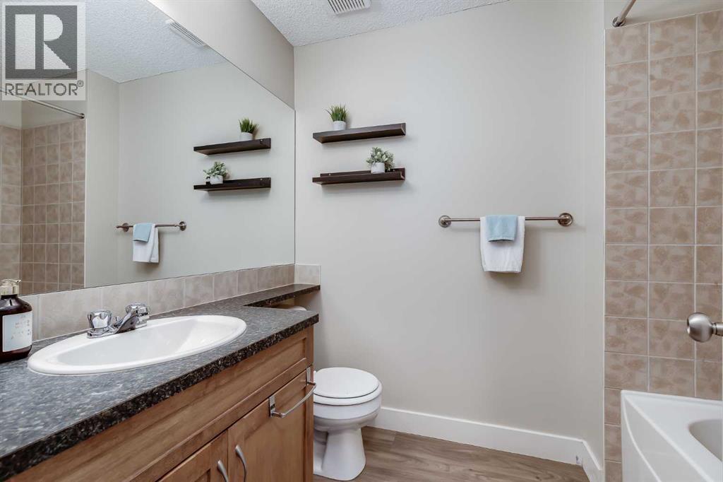 3, 125 Village Heights SW photo 21