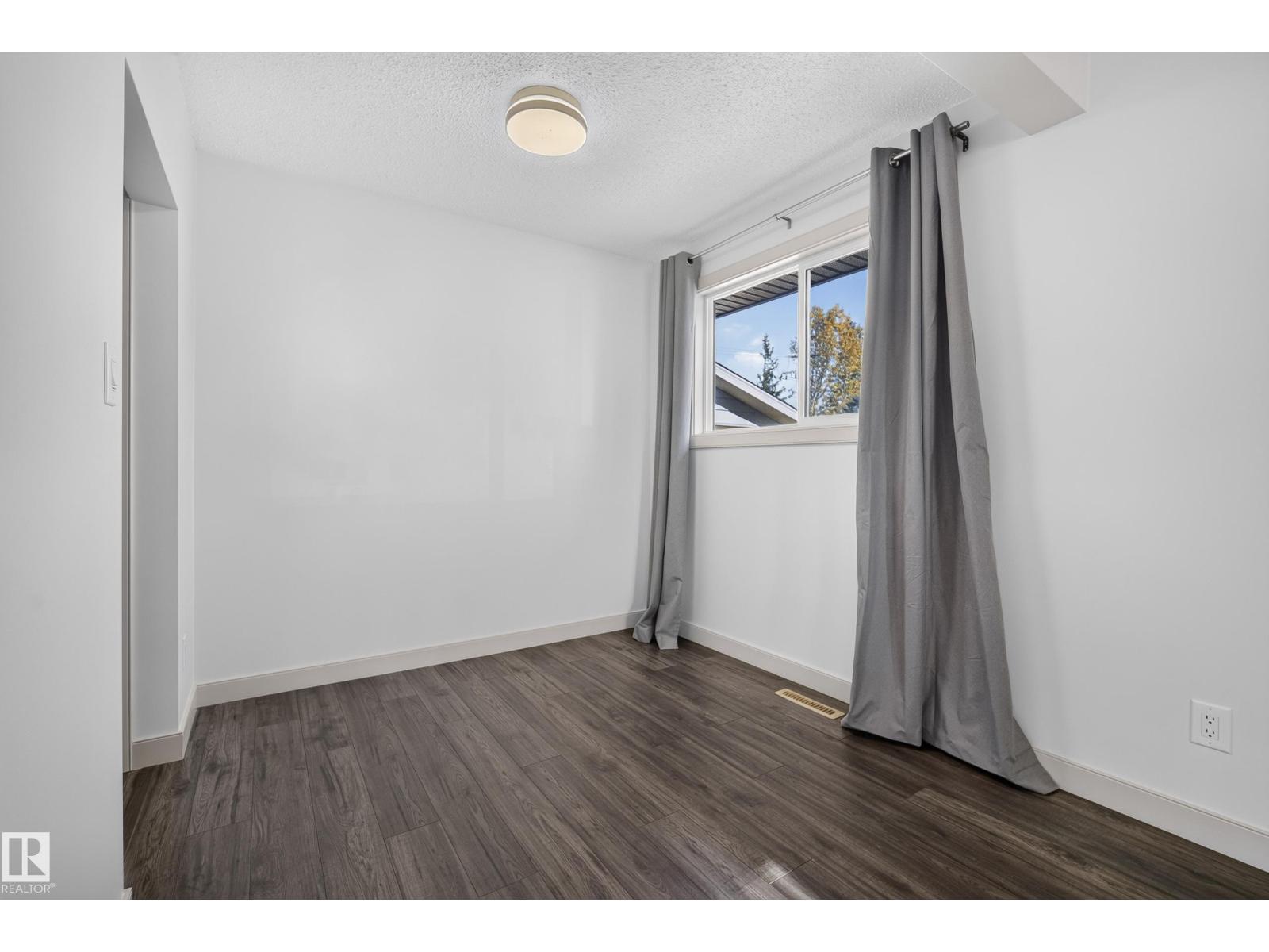 58 Pine Street, photo 11