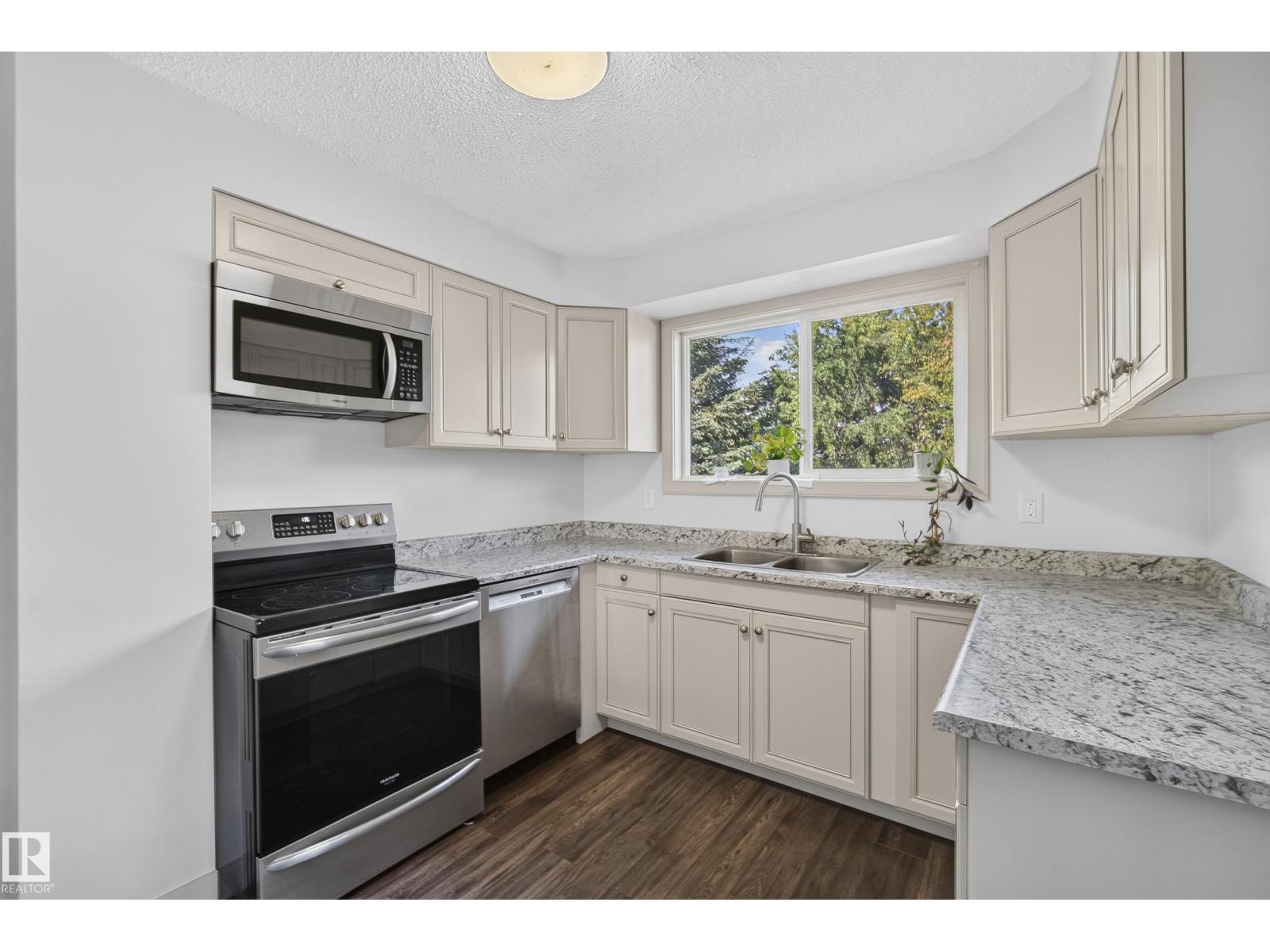 58 Pine Street, photo 13