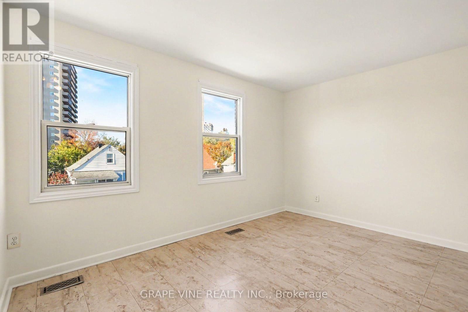 371 LAROUCHE STREET, Ottawa — photo 10