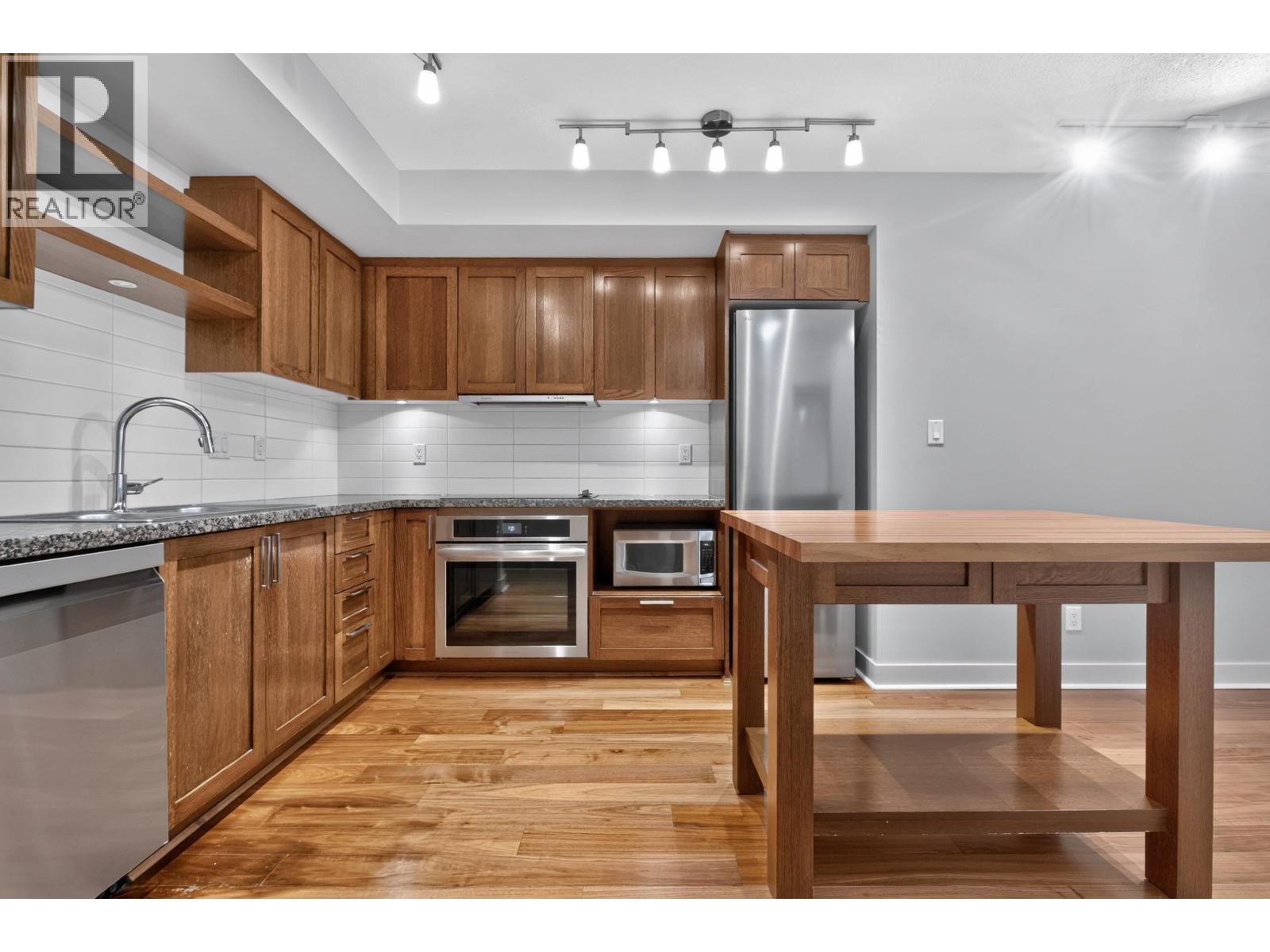 Photo 8 of 26