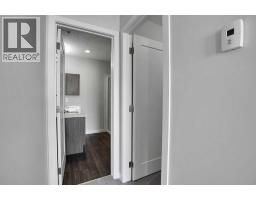 8354 9 Avenue Sw, Calgary, AB T3H0Y4 Photo 35