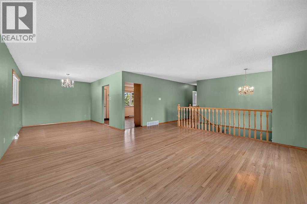 637 Willowburn Crescent SE, Calgary — photo 9