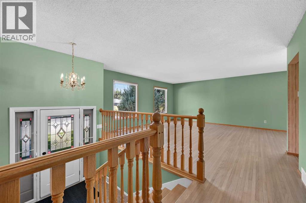637 Willowburn Crescent SE, Calgary — photo 6