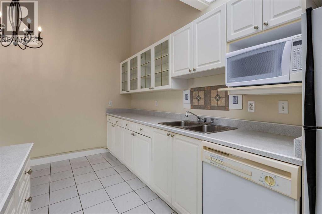1402, 201 Braeglen Close SW photo 6