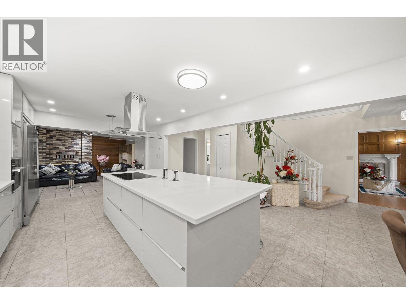Photo of 8260 ASPIN DRIVE 11