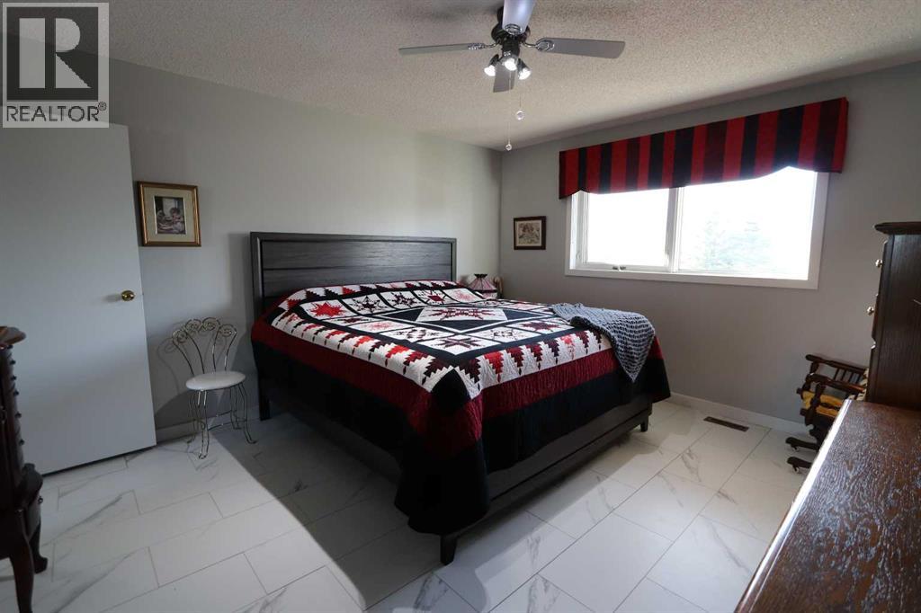 Listing photo – 5115 42 Street, Ponoka