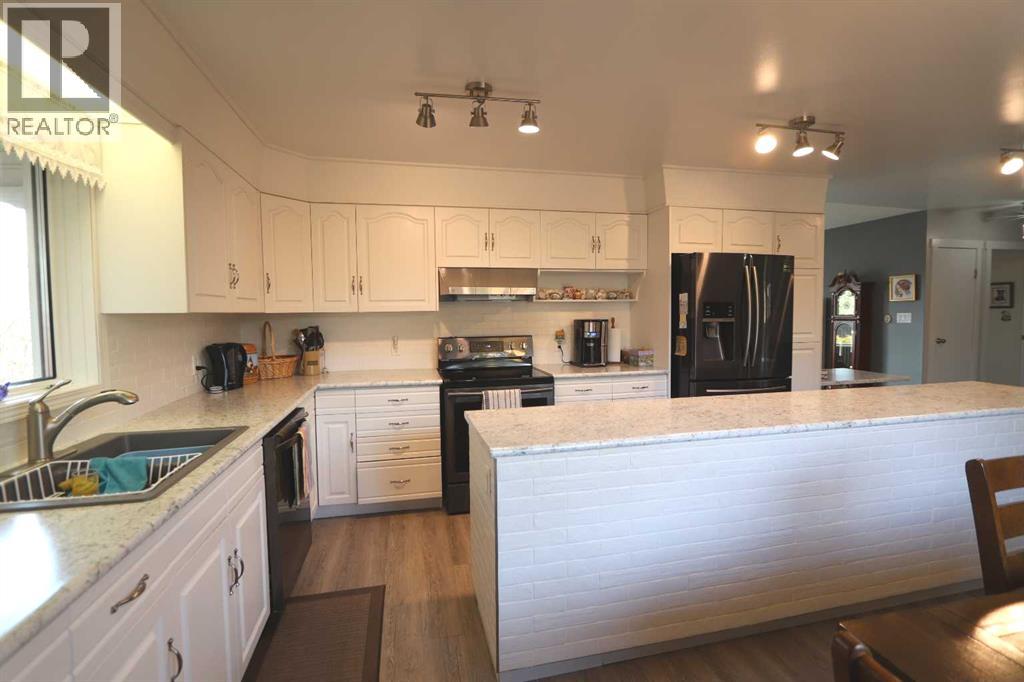Listing photo – 5115 42 Street, Ponoka