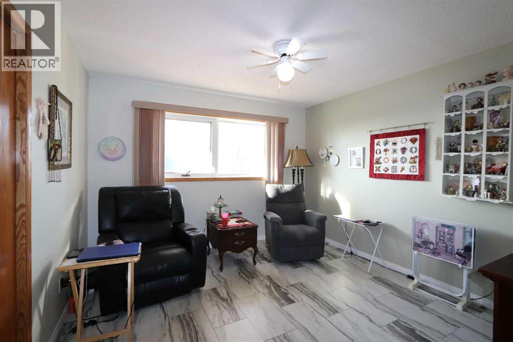 Listing photo – 5115 42 Street, Ponoka