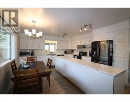 Family room - 5115 42 Street, Ponoka, AB T4J1C9 Photo 9