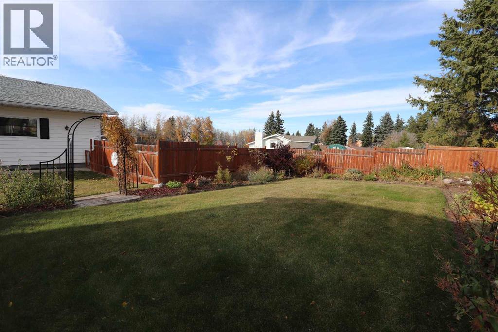 Listing photo – 5115 42 Street, Ponoka