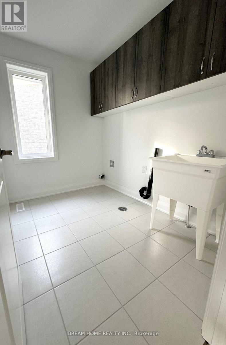 7 Gateway Drive, Barrie photo 13