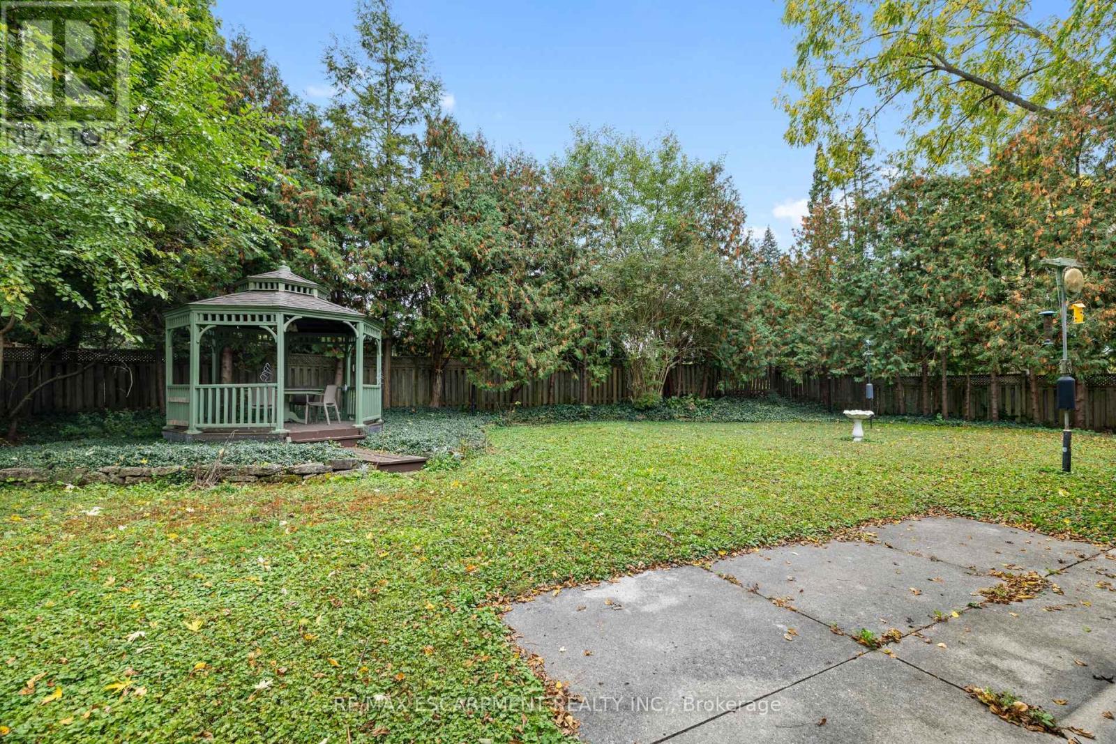 99 RUNNYMEDE CRESCENT, London North (North J) — photo 3