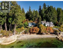 3443 Beach Avenue, Roberts Creek, BC V0N2W2 Photo 8