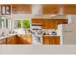 3443 Beach Avenue, Roberts Creek, BC V0N2W2 Photo 21