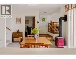 3443 Beach Avenue, Roberts Creek, BC V0N2W2 Photo 23