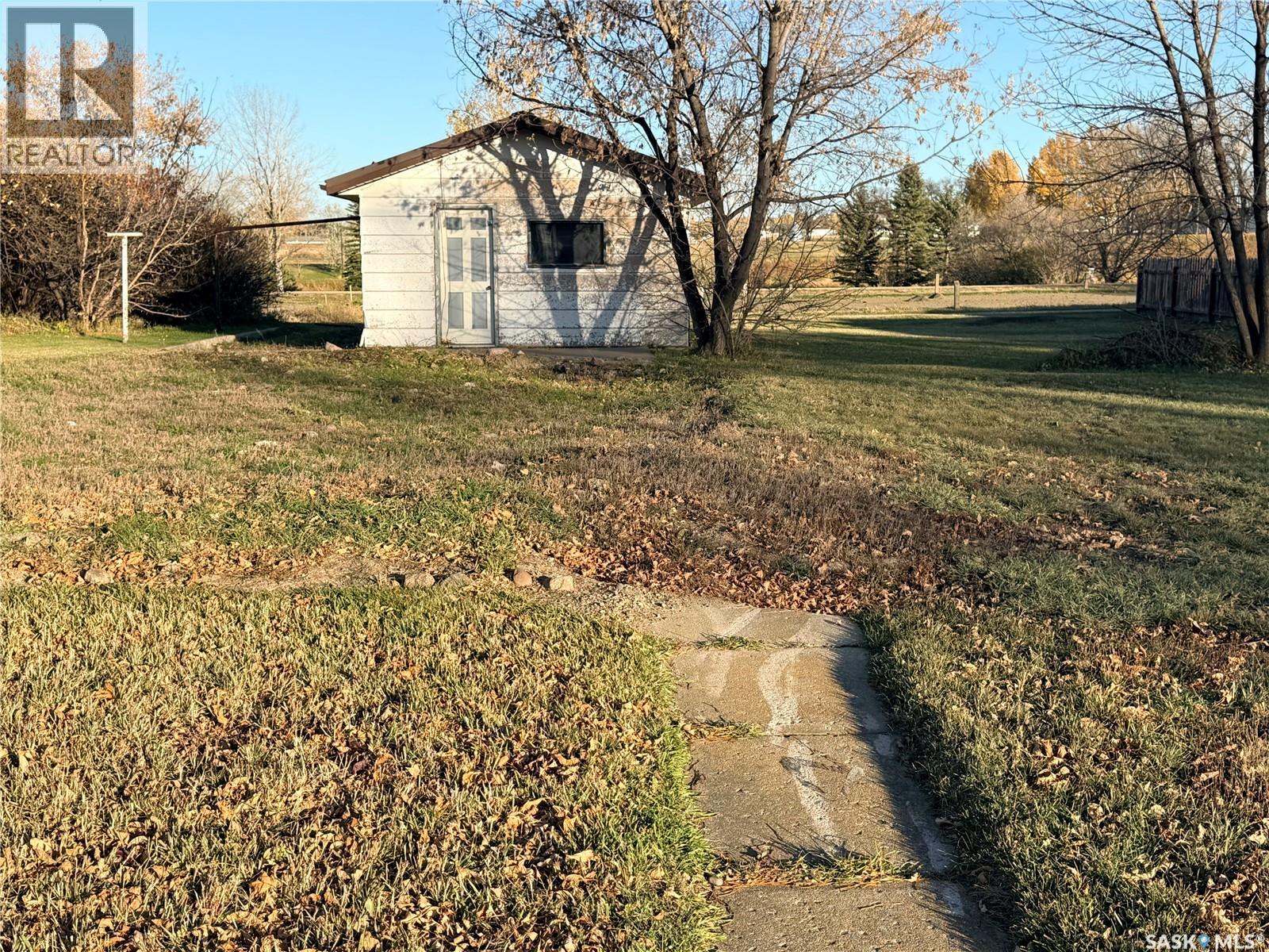 61 14th AVENUE SE, Swift Current — photo 2