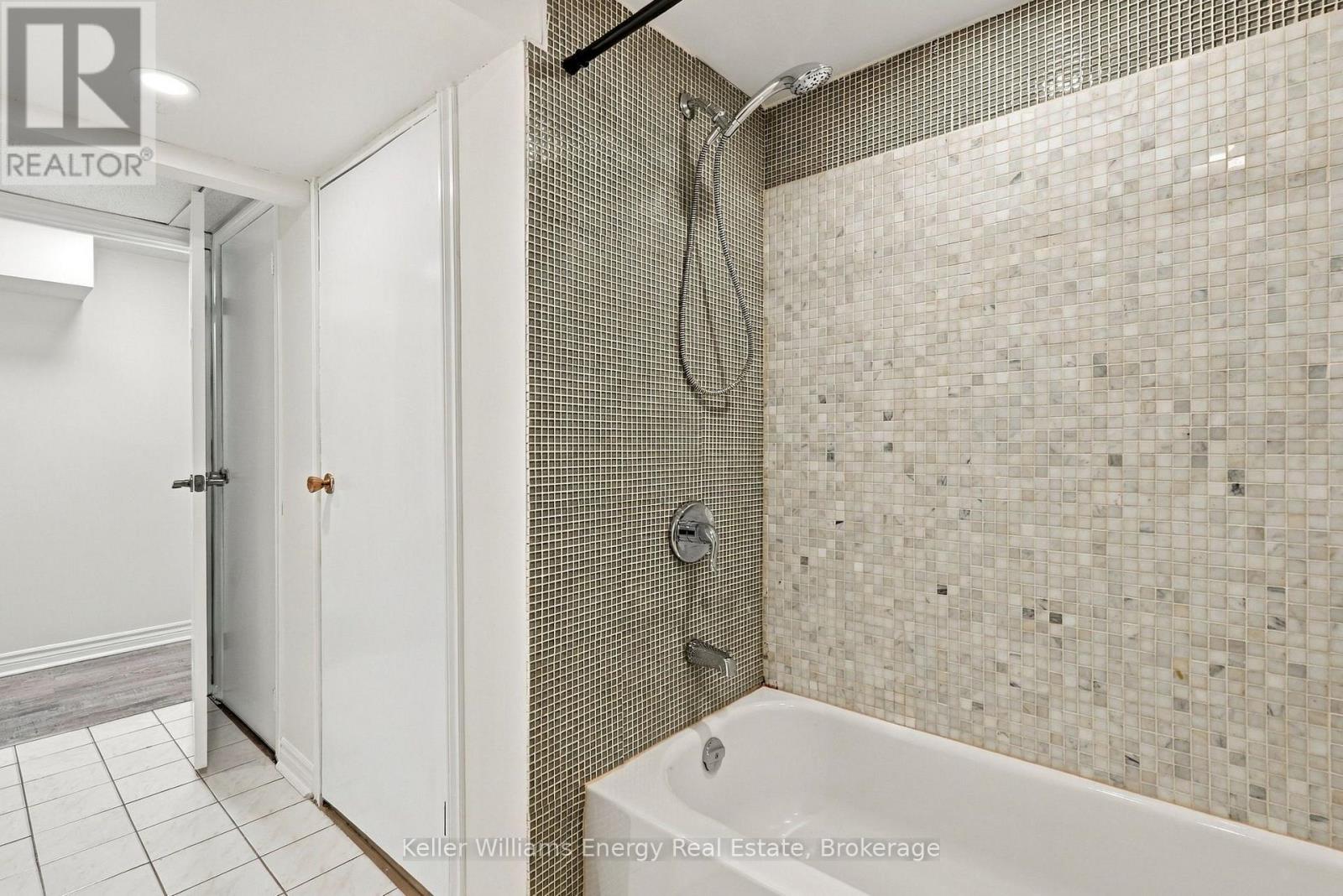 801 Greenbriar Drive, Oshawa, ON photo 40