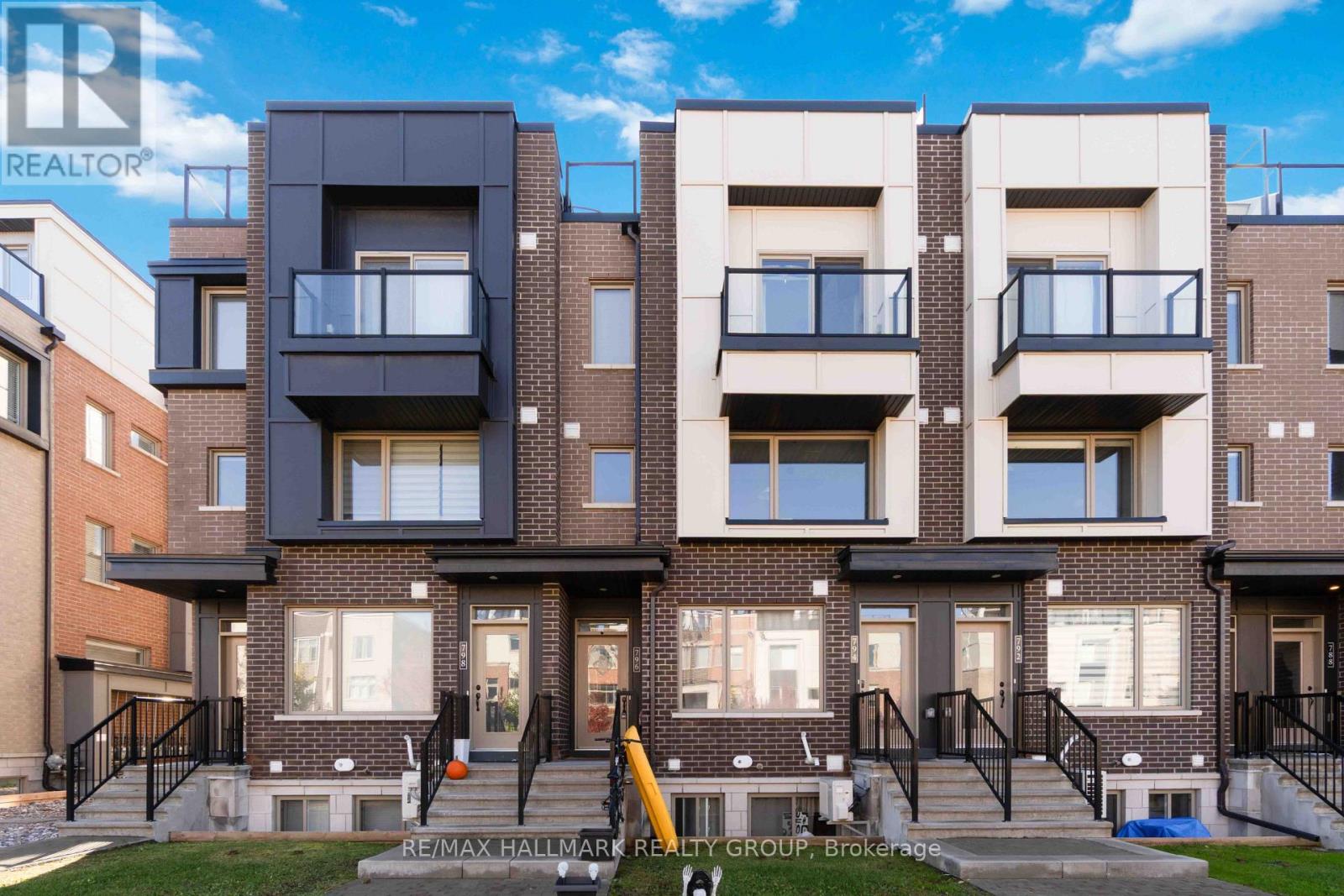 154 - 796 MIKINAK ROAD, Ottawa