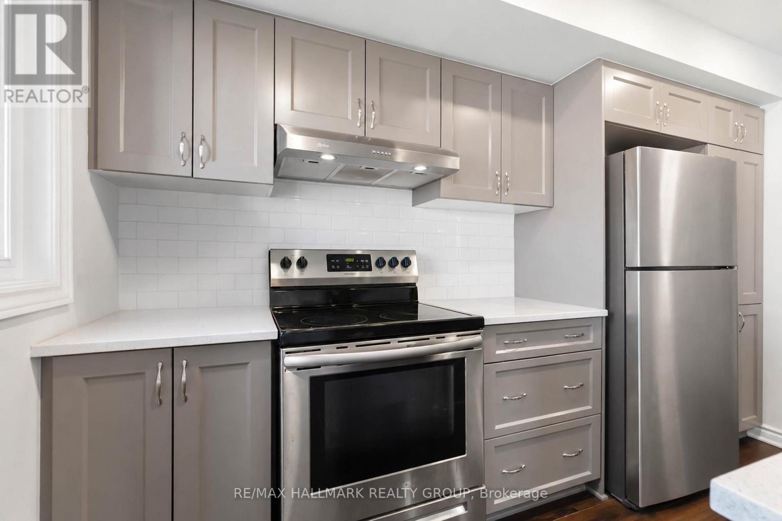 154 - 796 MIKINAK ROAD, Ottawa — photo 6