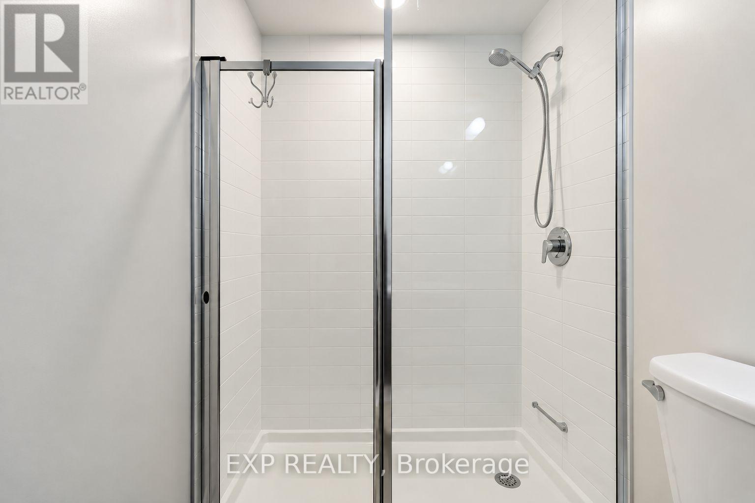 101- 120 Canon jackson Drive, Toronto, ON photo 10