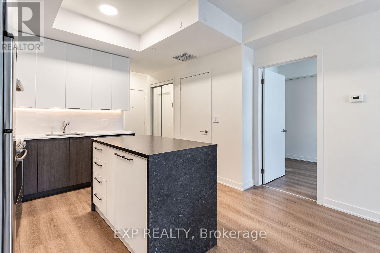 101- 120 Canon jackson Drive, Toronto, ON photo 5
