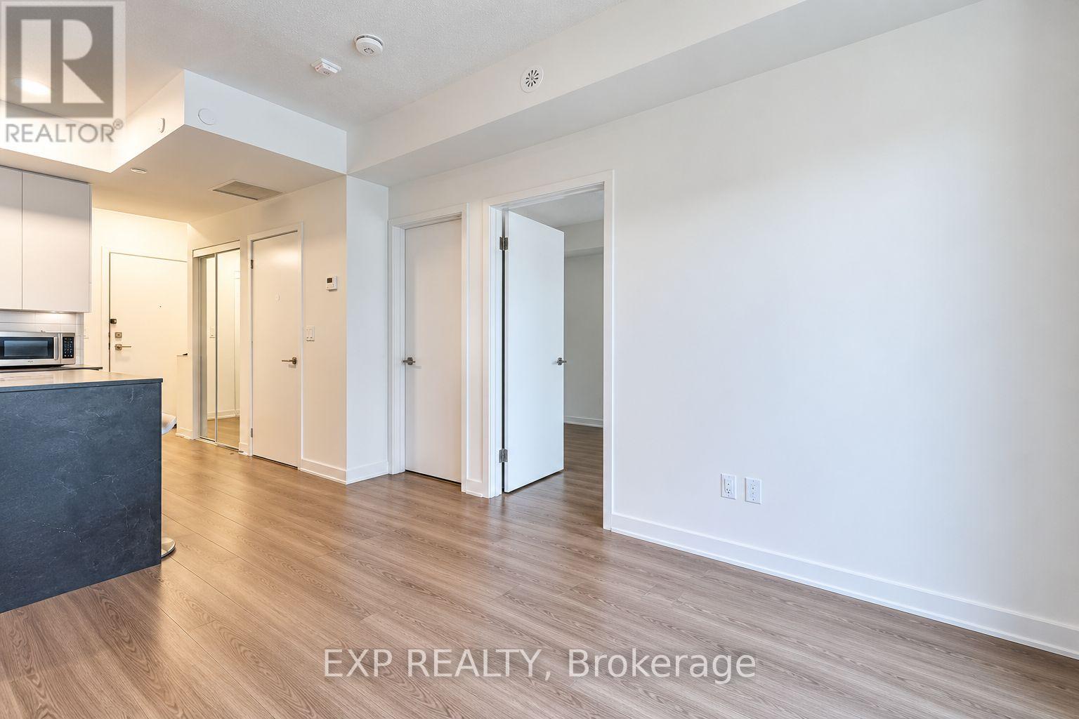 101- 120 Canon jackson Drive, Toronto, ON photo 8