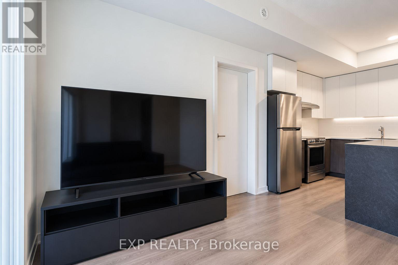 101- 120 Canon jackson Drive, Toronto, ON photo 9