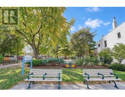 2001 Dundas Street W, Toronto, ON M6R1W7 Photo 34