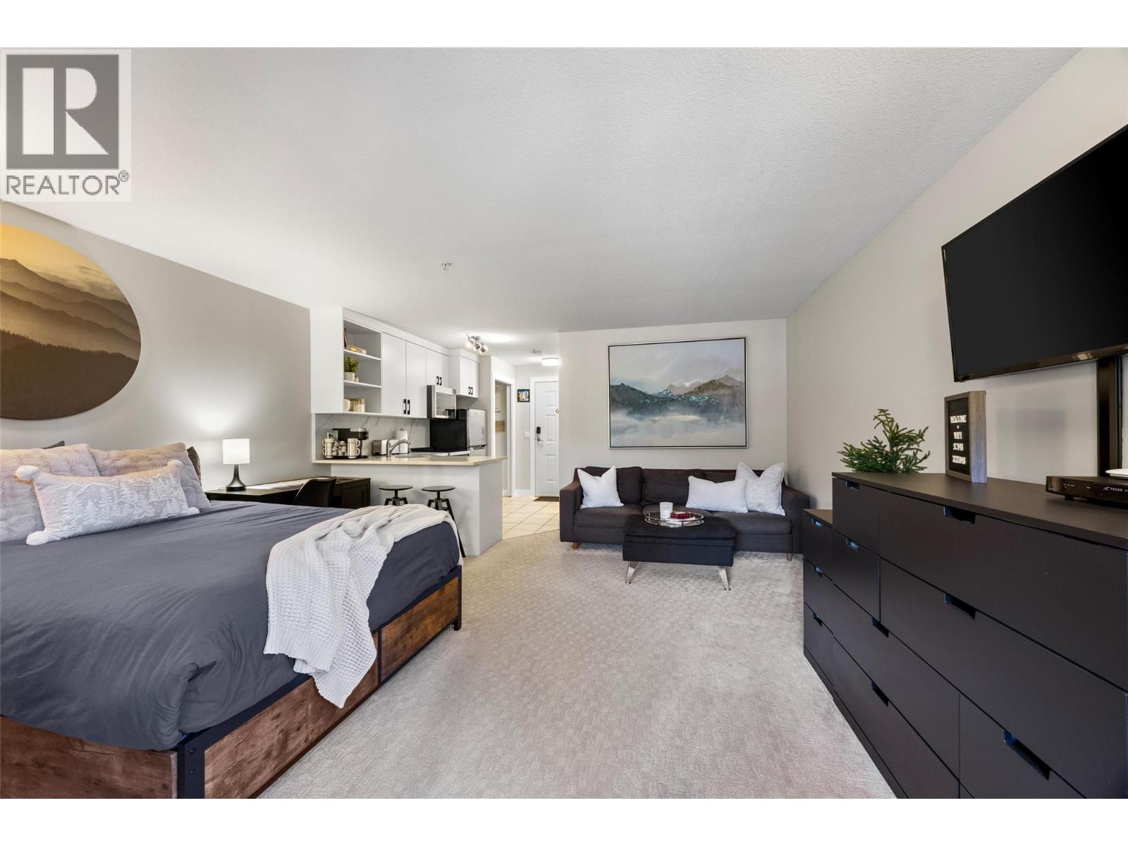 #46 3320 VILLAGE Place - 2