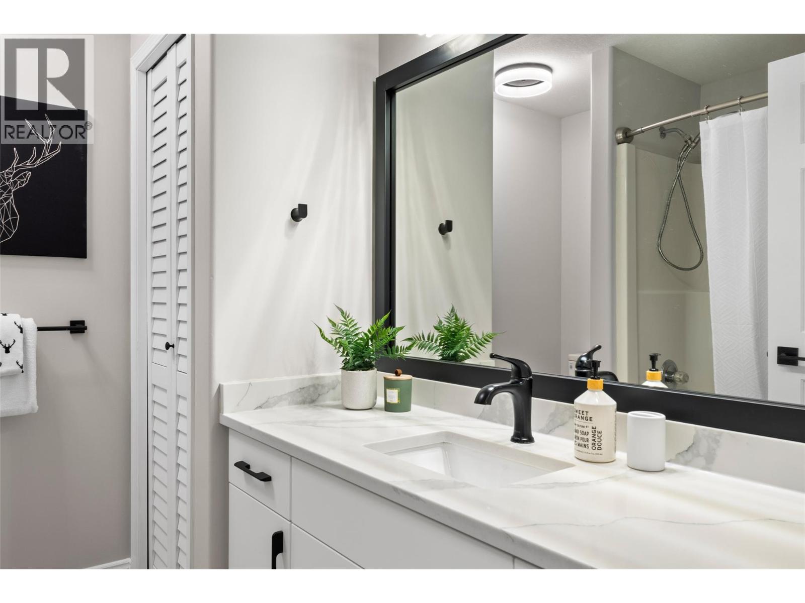 #46 3320 VILLAGE Place - 10