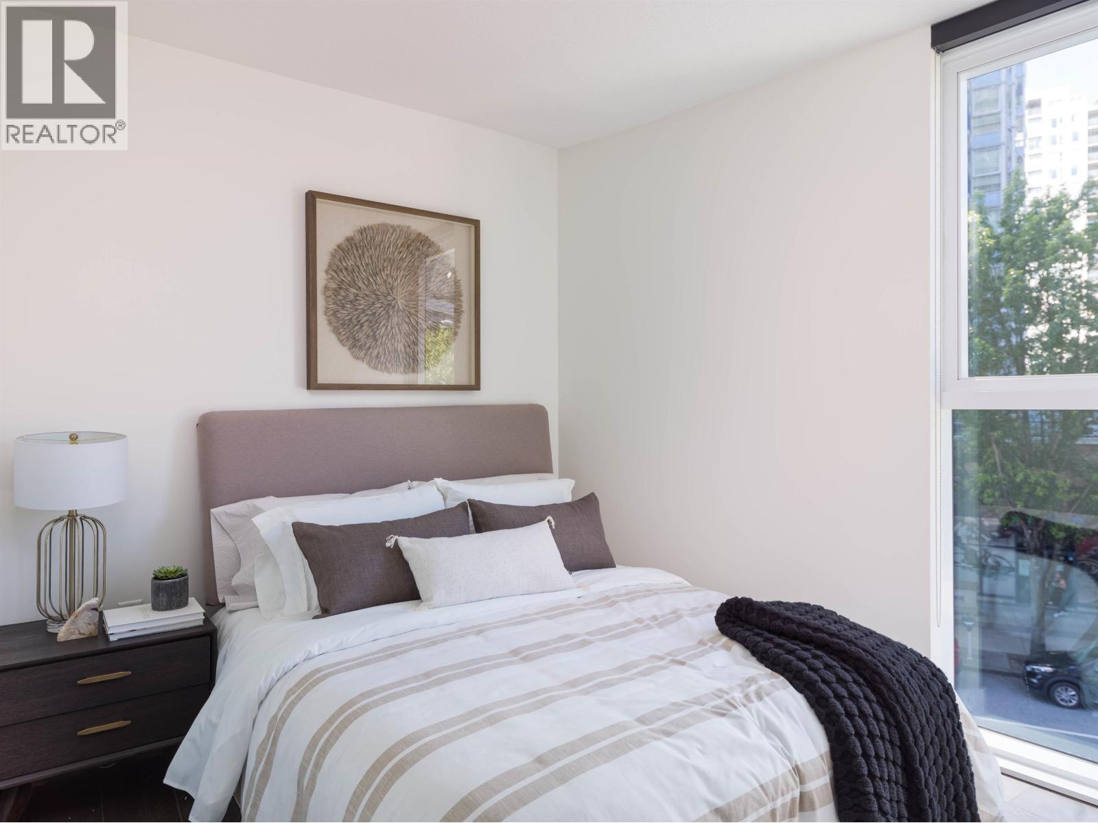 306 89 NELSON STREET, Vancouver - Image 1