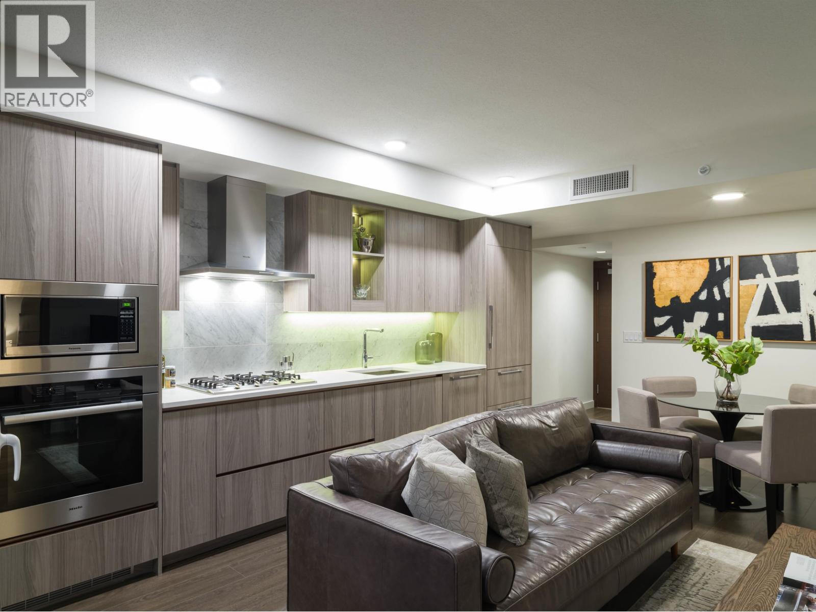 306 89 NELSON Street, Vancouver