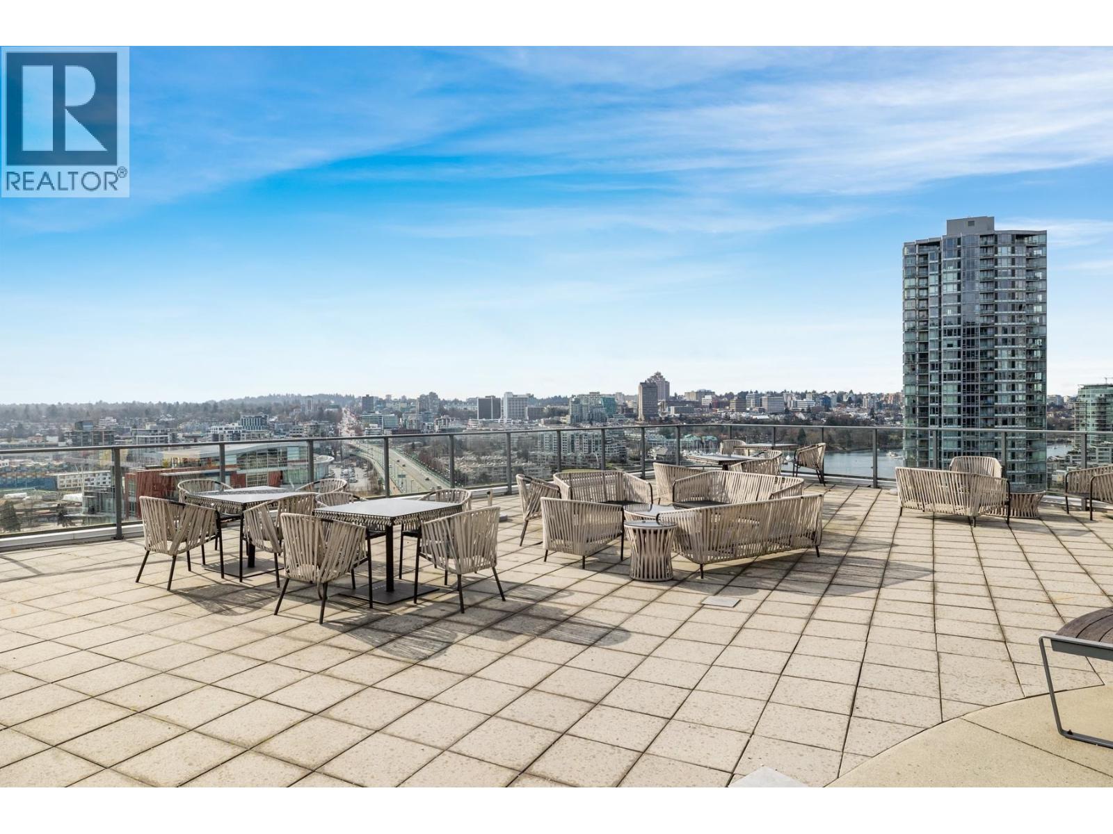 306 89 NELSON STREET, Vancouver - Image 1