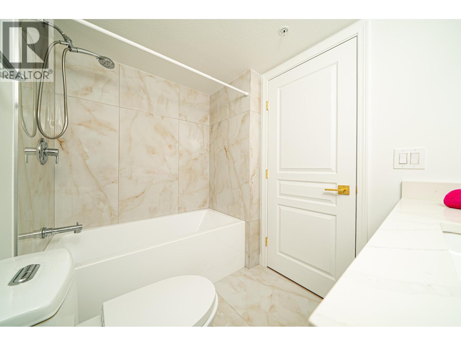 211 7117 ANTRIM AVENUE, Burnaby - Image 1